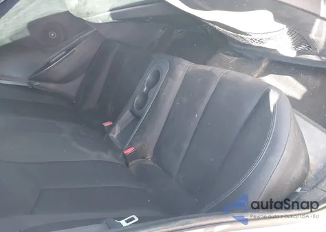 2013 Hyundai Veloster Mix z USA, uszkodzony, nr VIN KMHTC6AD5DU131668